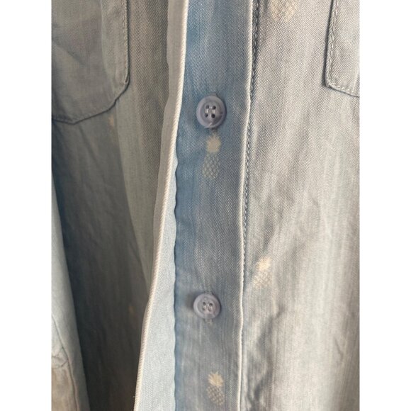 Sleeveless Light Blue Button-Up Shirt W/ Pineapple Print & Split Back Hem Size L - Picture 6 of 9